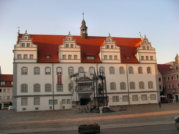 We went to a family wedding here. Unfortunately the building was being renovated, but they hung up a lifesize picture of the missing part. 
In case you were wondering: Rat = Council, advice;  Rathaus = Town Hall