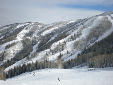 Beautiful mountain!  Beautiful skiing conditions!!