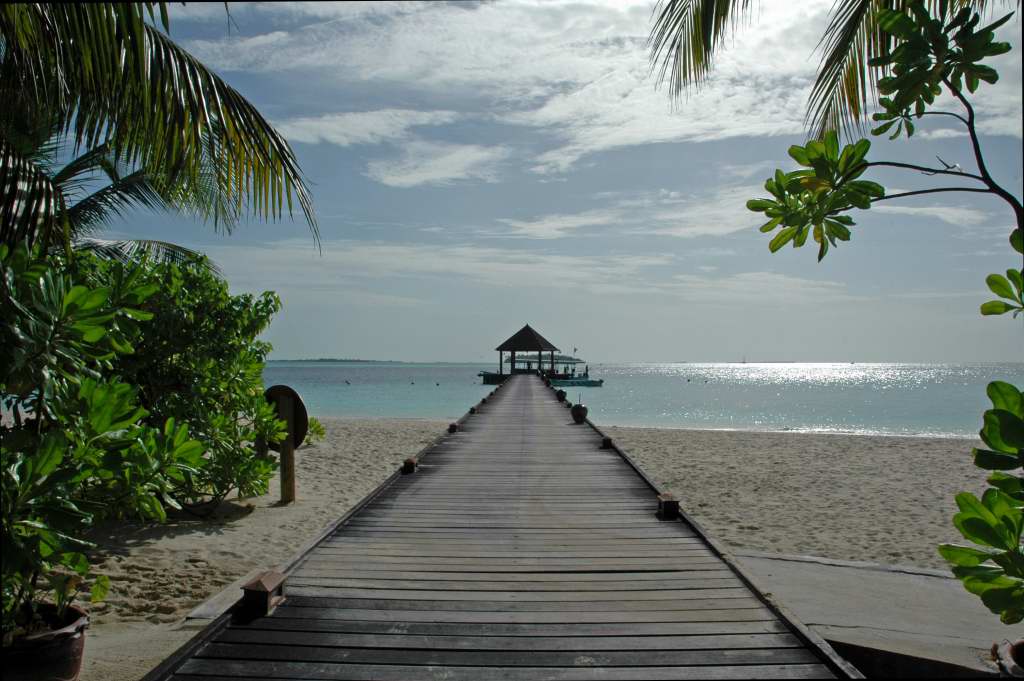 This is the view along the boat jetty from Komandoo's reception office