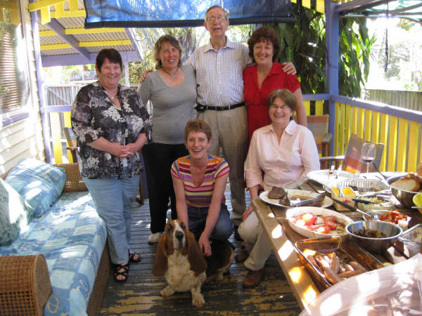 L to R ..K (Kerrie), Grass-hopper (Linda), Ian, Nola, Danstell (Andrée) and me and Bella