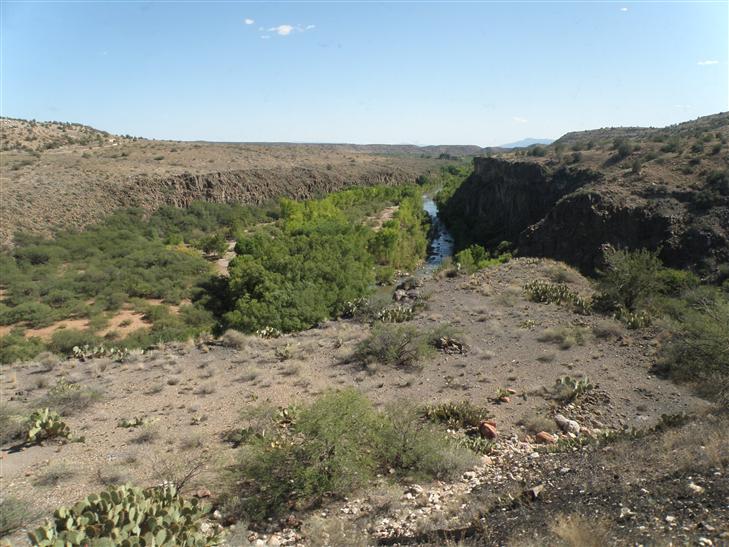 between the green of the Verde Valley and the surrounding desert.