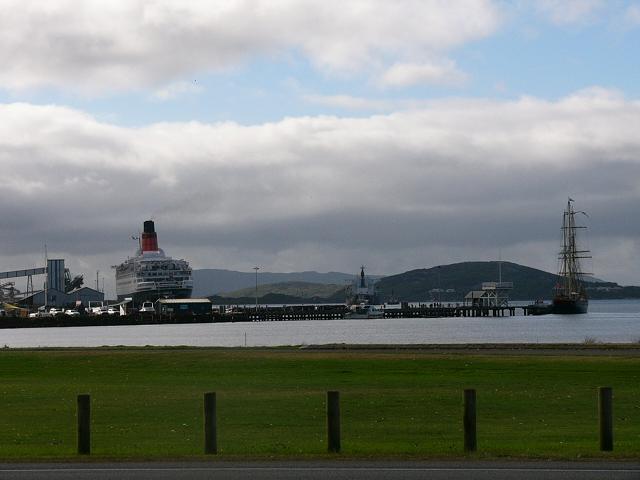 The QE2 and the sailing ship Leeuwin in Princess Royal Harbour, Albany.