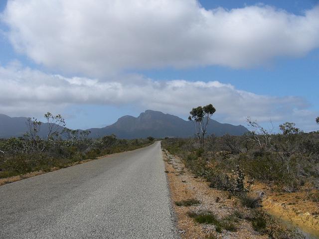 On the way to Bluff Knoll, the highest peak in the ranges. 