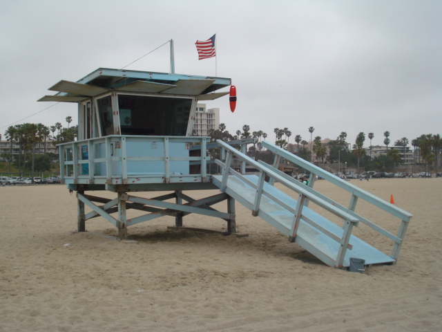 There are plenty of those surf lifesaving towers along the beach. I had a look inside this one but Pamela Anderson must have had the day off.