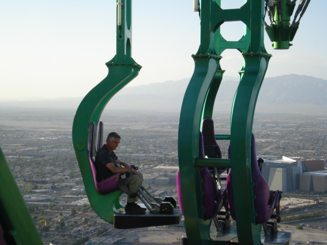 We were heading off the next morning so this was my last chance to check out the rides. I tried the spinning ride which takes you out over the edge but it made me giddy. https://www.youtube.com/watch?v=QbehfUGx6Rs