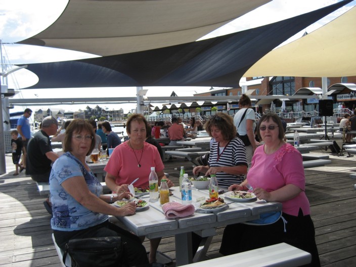 Enjoying our lunch. 
L to R : Lyn/Anne's sister, Anne/Albany, Mary/Bibra Lake, Colleen/Kelmscott