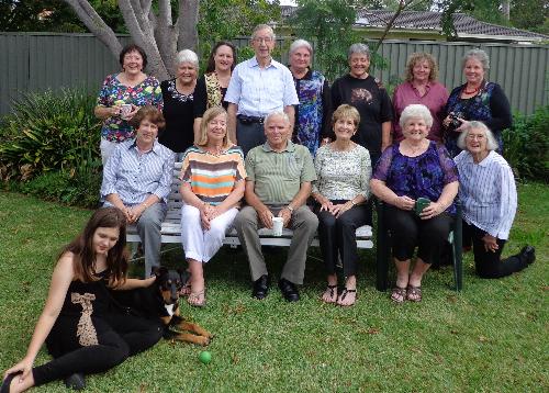 Margaret (Alfreds friend) June, Kate, Ian, Bluey,Lizzy, Suzy, Kate.
Front Row: Anne,Jane, Fred, Kathy Amelia, Youkidme.
Ken, Bill and Bluey's husband are not in the photo.
Leia and Alfreds dog in the forground.