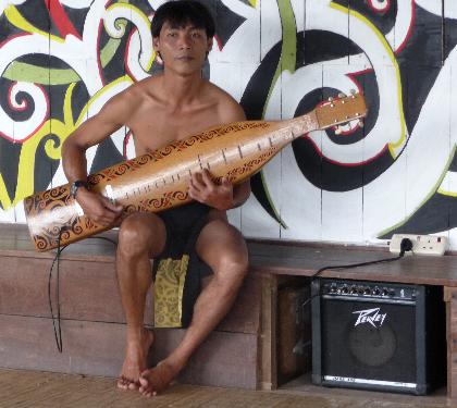 Loved the fact that he was playing the traditional instrument connected to an amplifier.