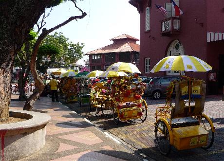 We did not have a ride in these but they were very decoative.(The ones in Penang are a better size for the larger Westerners!!)